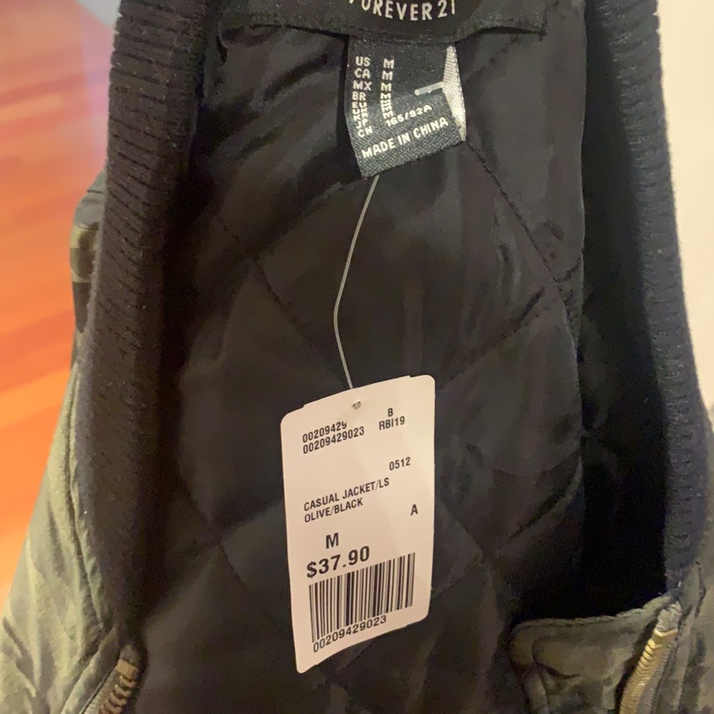 NWT Forever 21 Camo Metallic Bomber Jacket - Picture 6 of 10